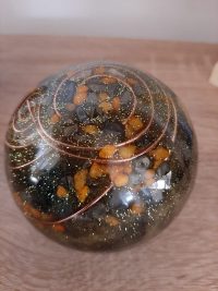 🌟 Golden Orgonite Sphere – Shungite & Hematite Power